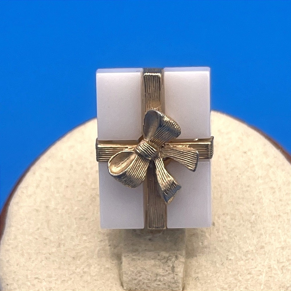 Vintage VTG Gold Tone Tie Tack Stick Pin White Onyx Gift Box Bow Minimalist Boho